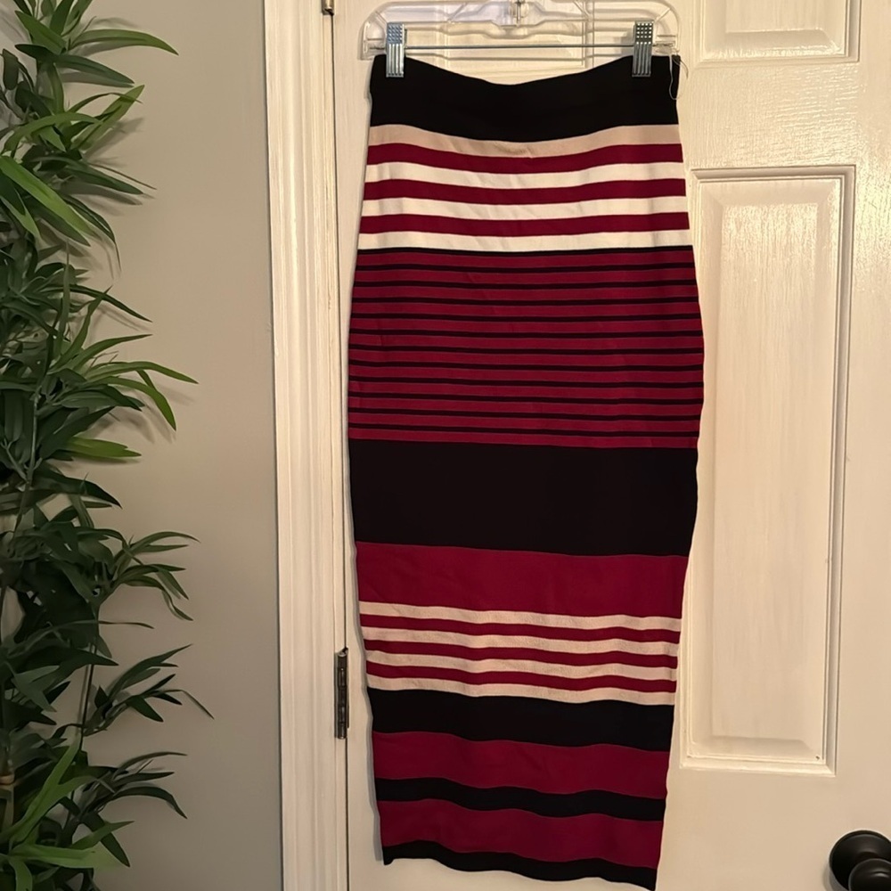 Hera red black stripped knitted pencil skirt M NWT